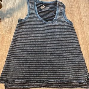 Pilcro sleeveless shirt in small